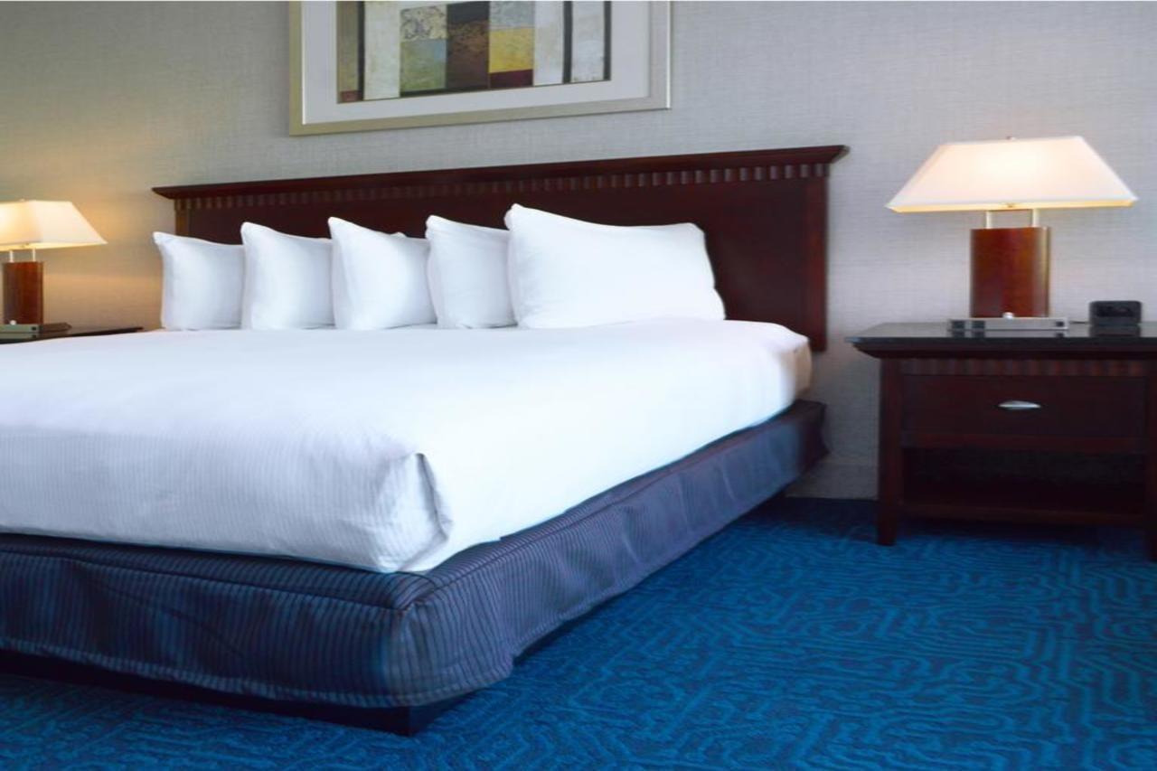 Doubletree By Hilton Newark-Fremont Hotel Eksteriør billede