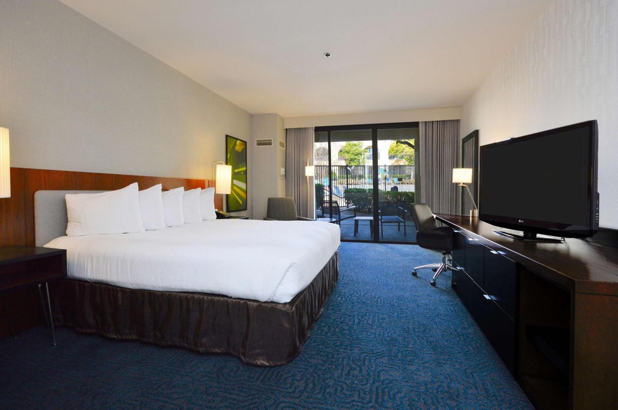 Doubletree By Hilton Newark-Fremont Hotel Eksteriør billede