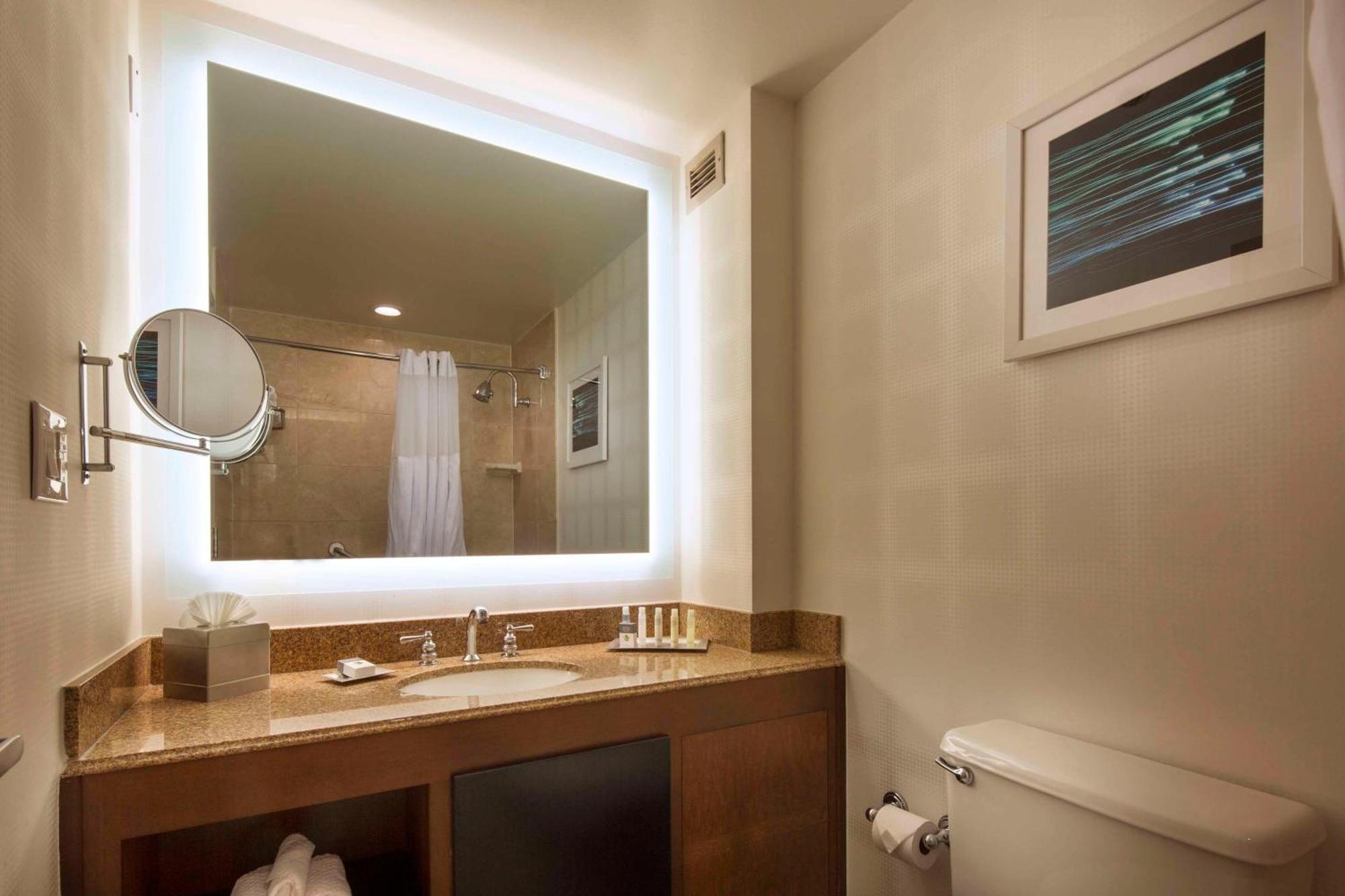 Doubletree By Hilton Newark-Fremont Hotel Eksteriør billede